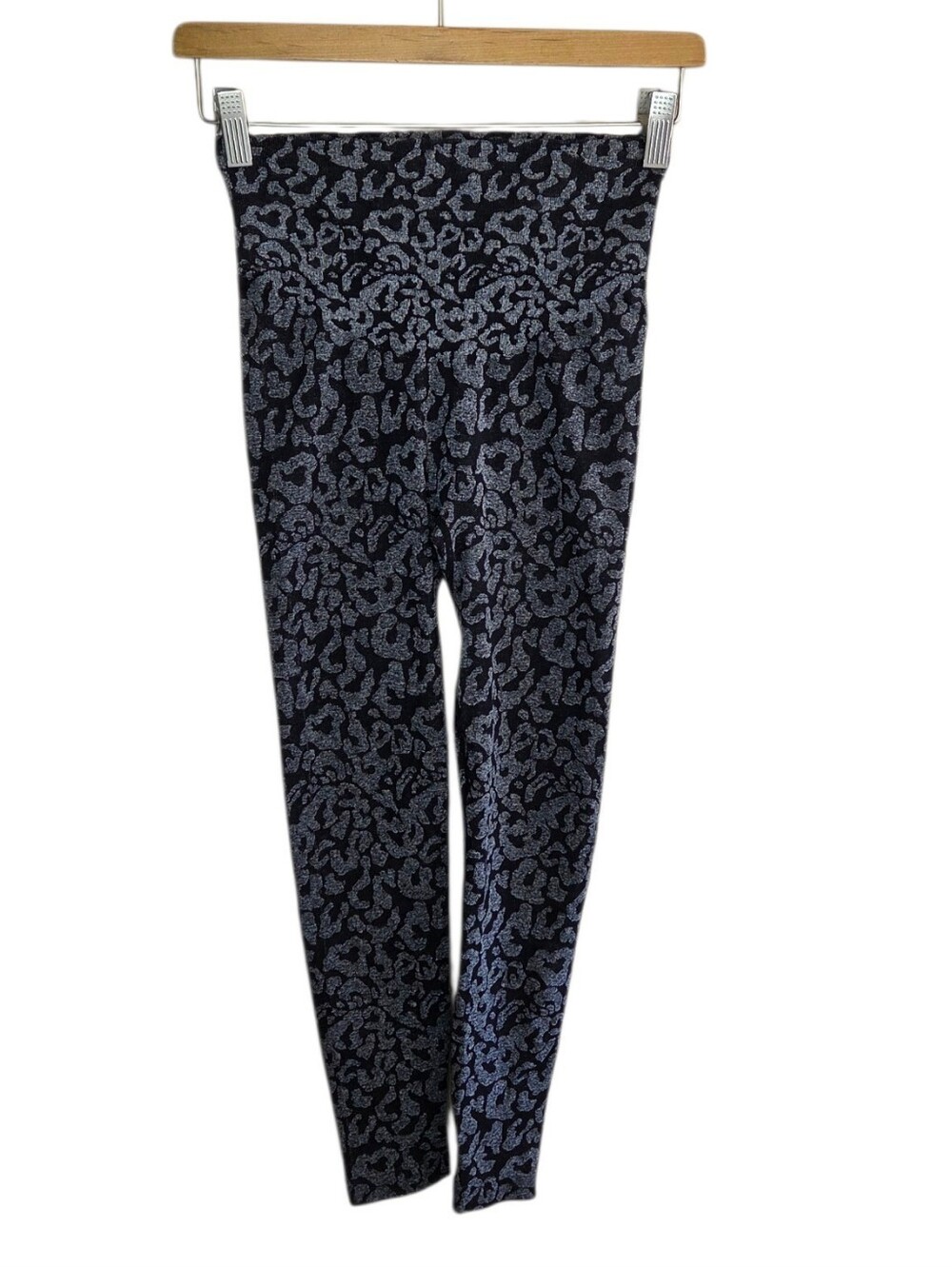 Gray & Black Leopard Print Cropped Leggings Size Small Gym Athleisure Workout